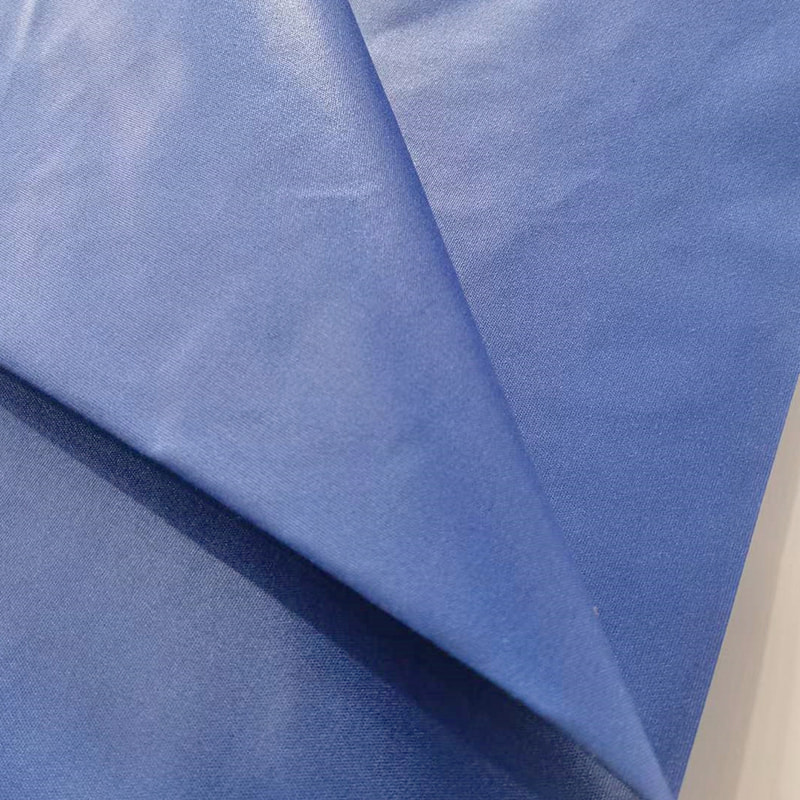 TMIE-08-1-3 Tissu respirant Largeur 115 cm Poids 90 g/m² Ingrédient Polyester teint avec tissu popeline de polyester poli lisse