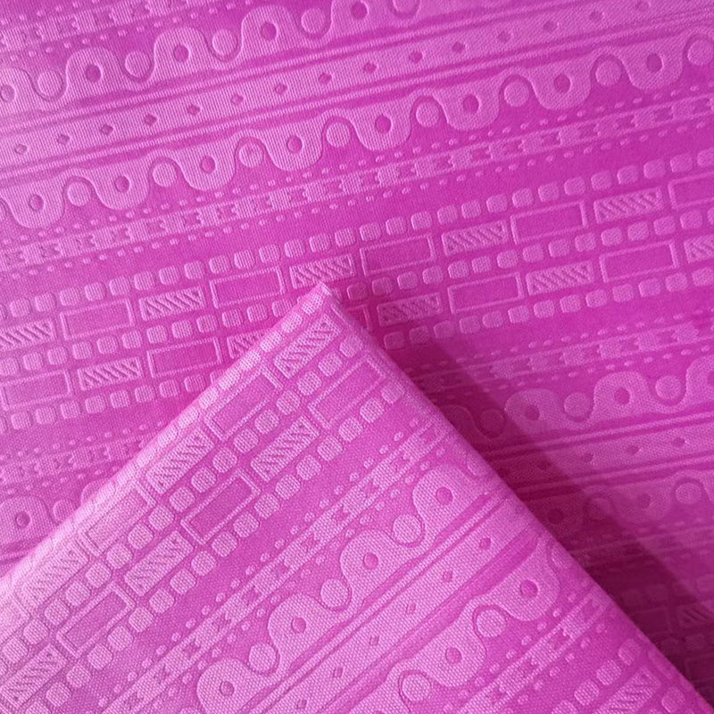 TMIE-08-2-3 115GSM 100% Polyester haute densité teint avec motif géométrique en relief Poly popeline tissu